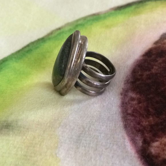 Stone ring - Picture 2 of 4